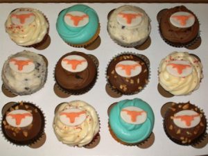 Grace and Shellys Cup Cakes: TexasHorn cup cakes
